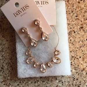 Wedding jewelry set.